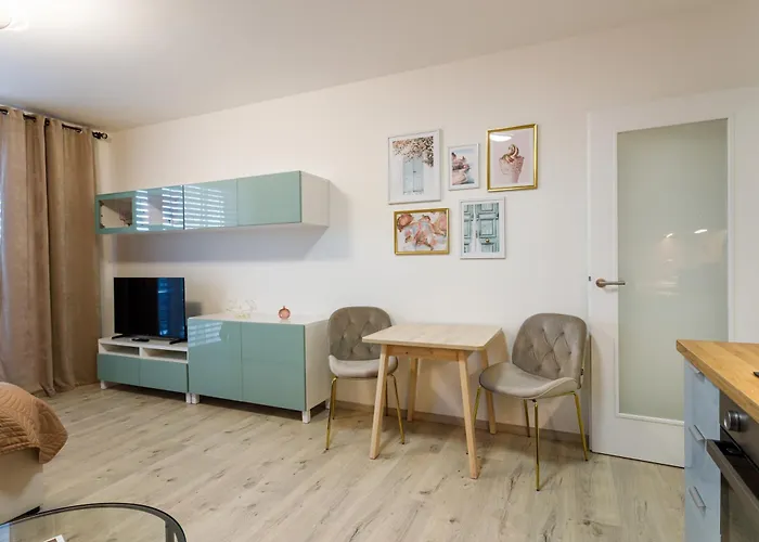 Terrace View - Golden Rezidence Nova Karolina Διαμέρισμα Οστράβα